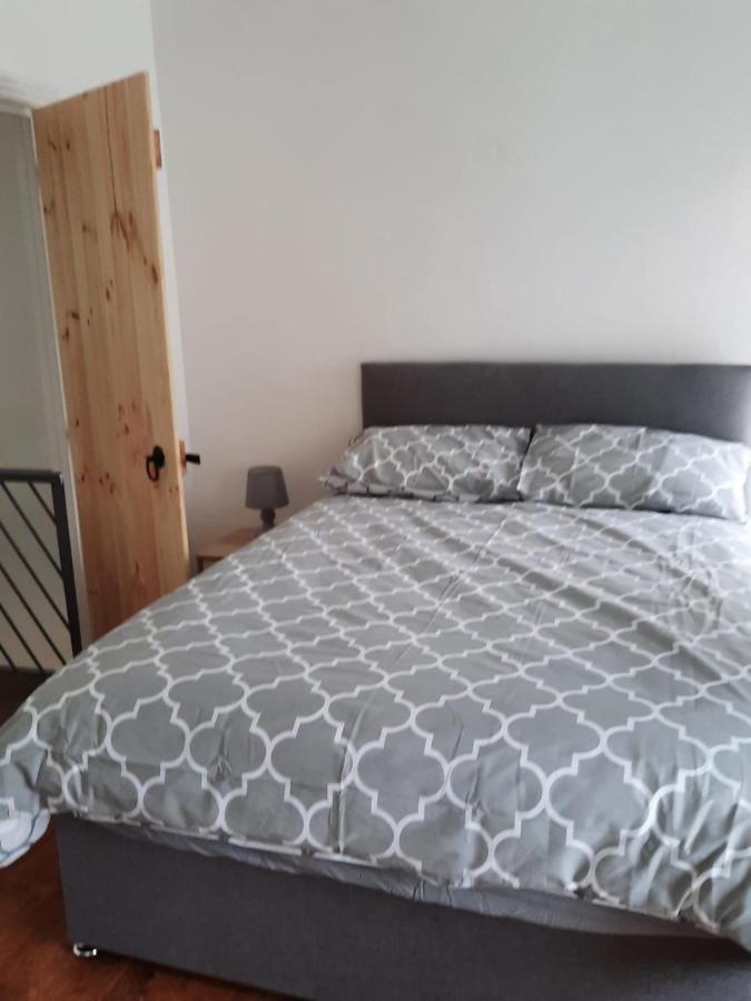 Snowdonia Rock Cottage - Cosy And Pet Friendly Penrhyndeudreath Exterior photo